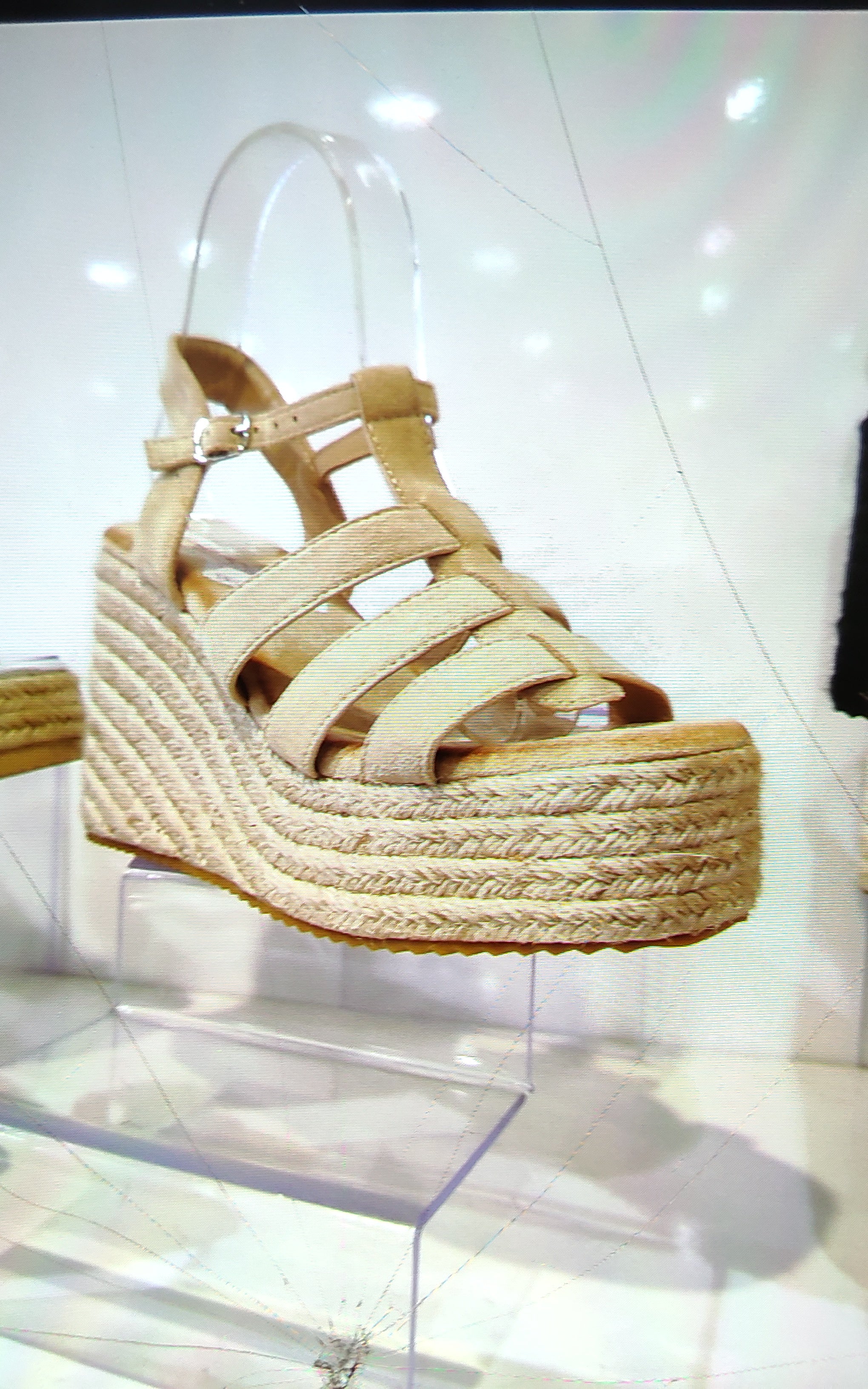 Zapatillas de esparto altas , delante 4 cm detrás 10 cm color Camel super cómodas! Ofertas lanzamiento!! 19'95 euros.
