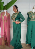 Espectacular!! Mono de fiesta verde con detalles en perlas y detalles dorados,serás la mejor vestida con este mono Exclusivo!! Tallas 36/38/40/Mangas de gasa y capa larga por detrás.