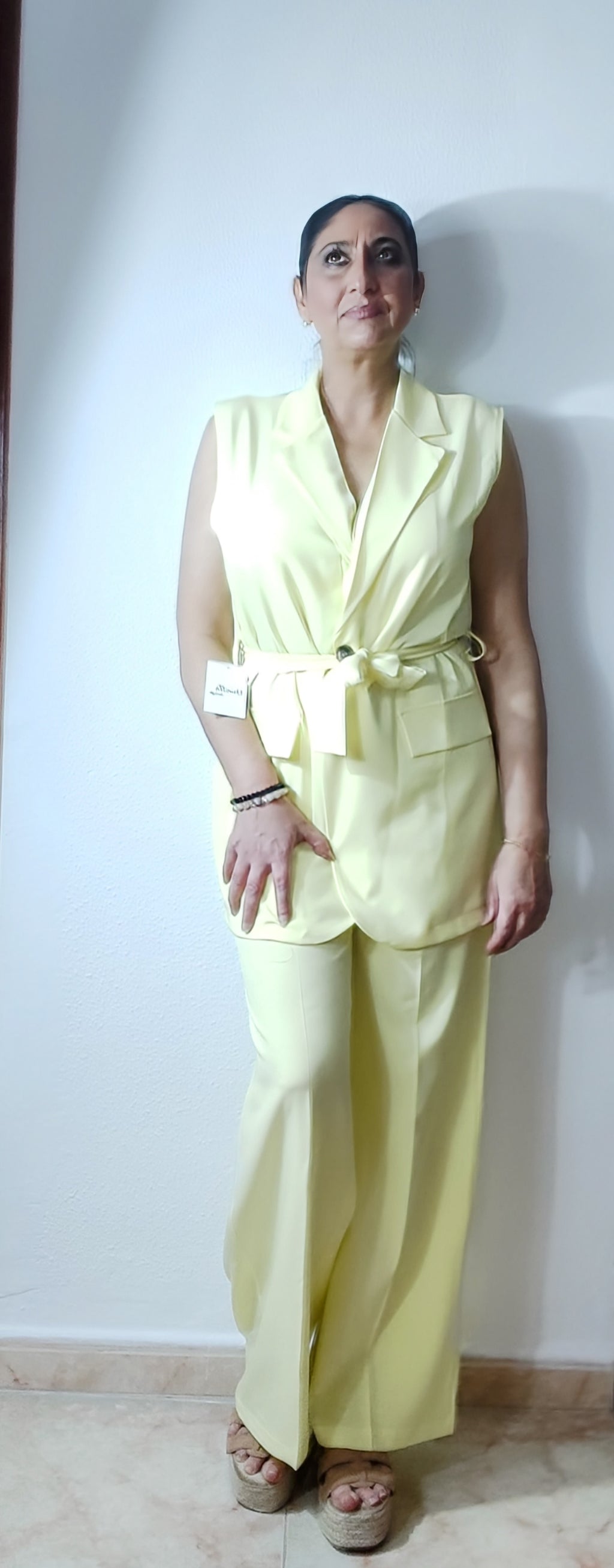 Oferta lanzamiento!! Traje de chaqueta de vestir sin mangas pantalón ancho con pinzas , precio 33'90 euros!!