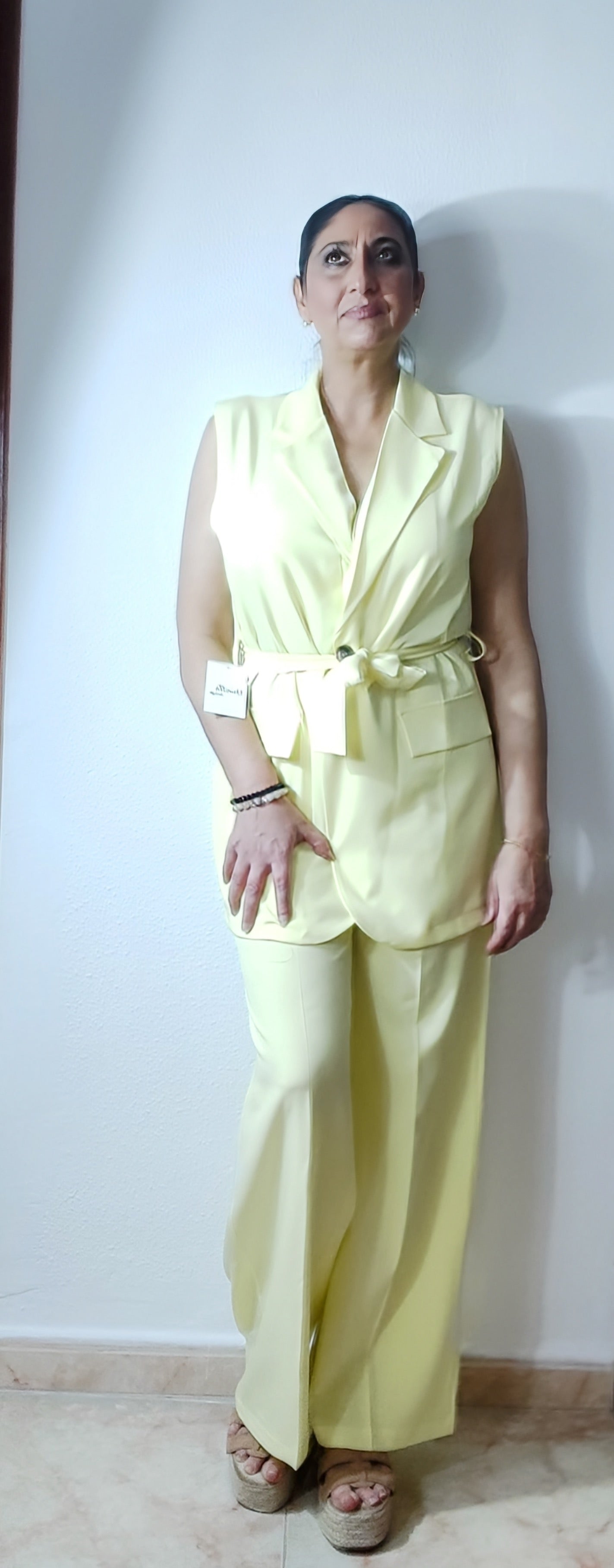 Oferta lanzamiento!! Traje de chaqueta de vestir sin mangas pantalón ancho con pinzas , precio 33'90 euros!!
