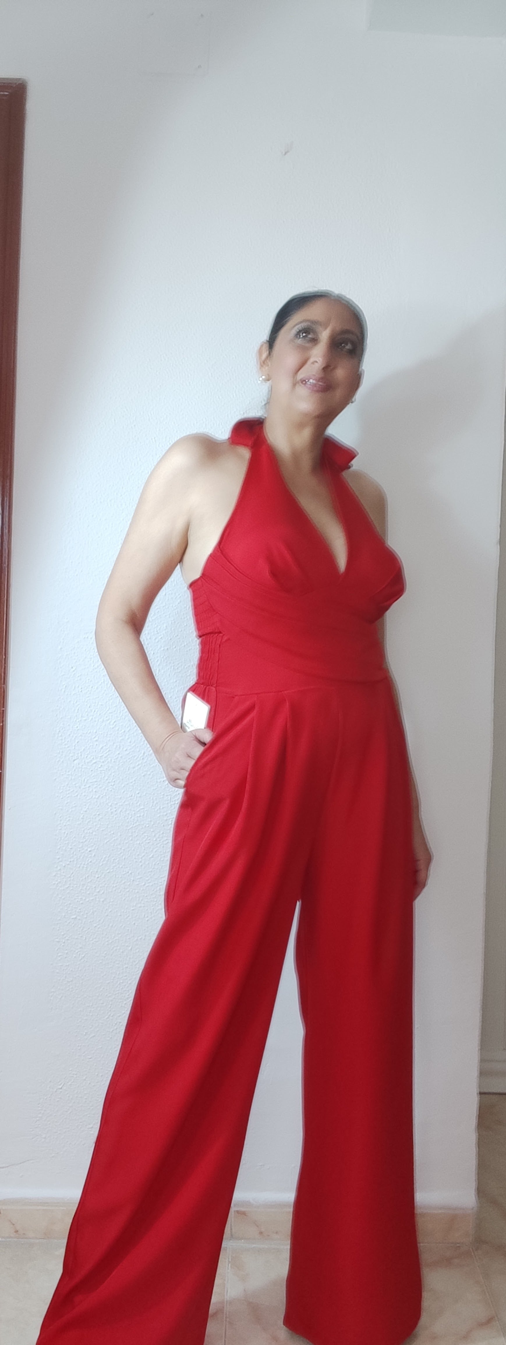 Mono pliegues, talla única, colores rojo blanco